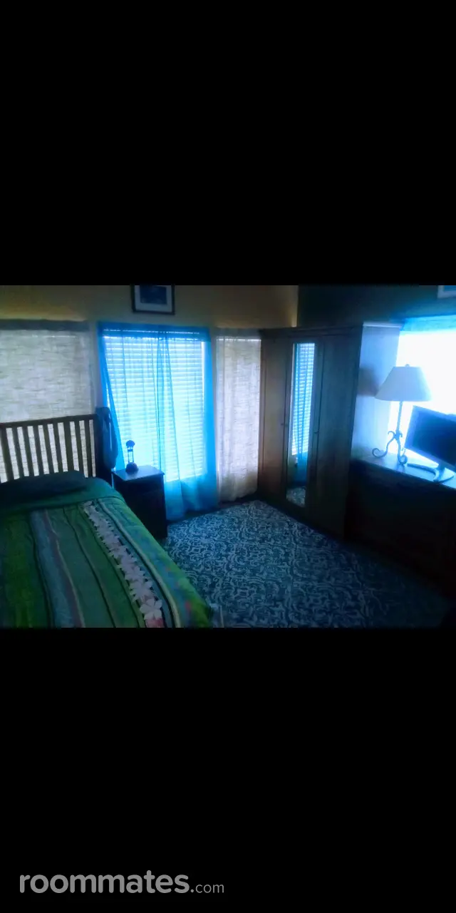 Profile photo 3 of 10