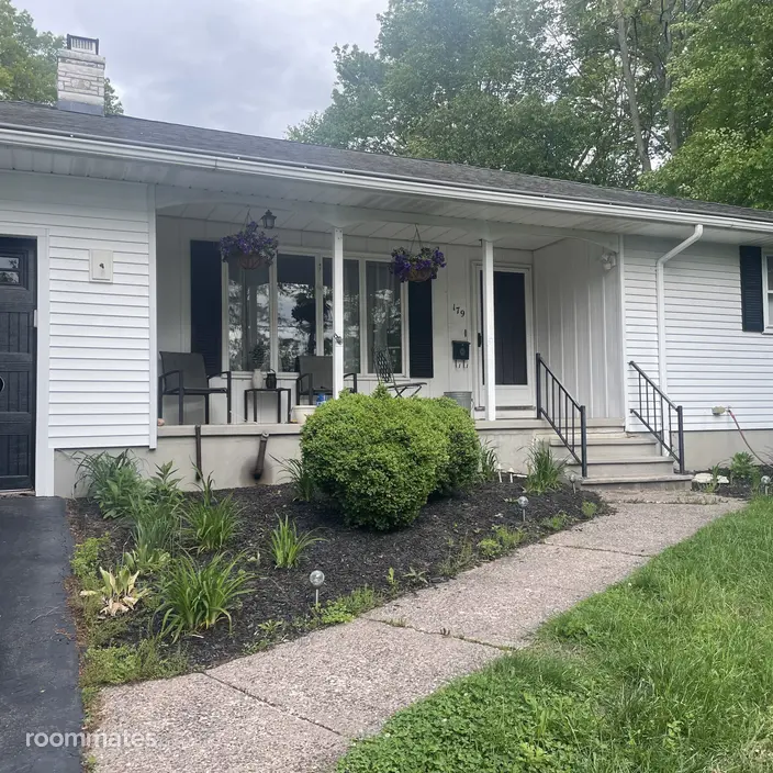 Room for rent in Bristol, CT $1000, house