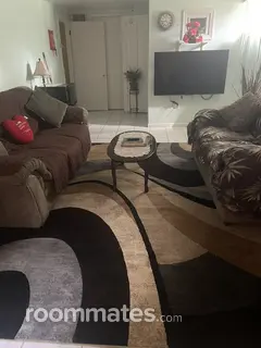 Room for rent in New Carrollton, MD $1300, house