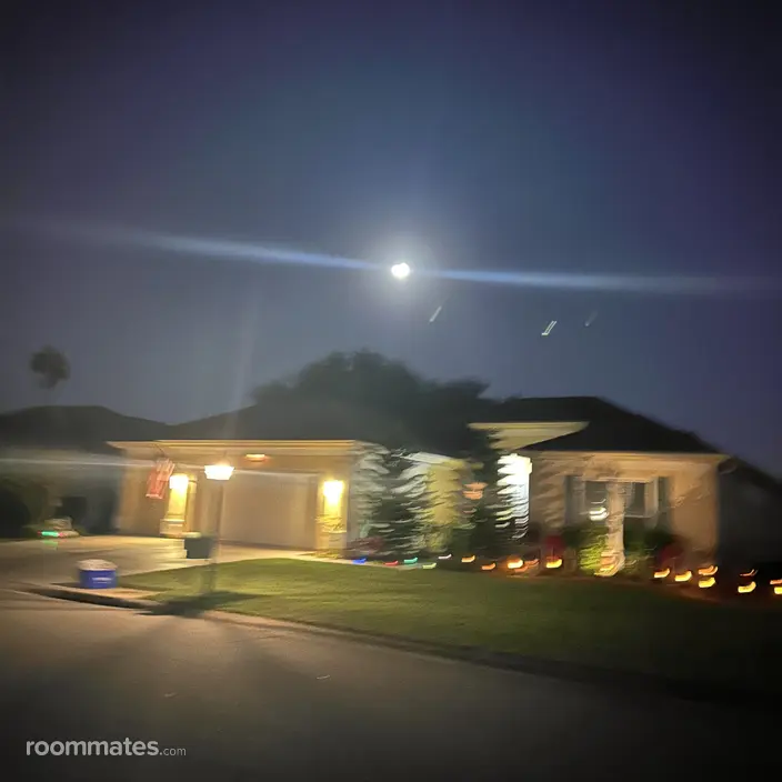 Room for rent in Summerfield, FL $1500, house