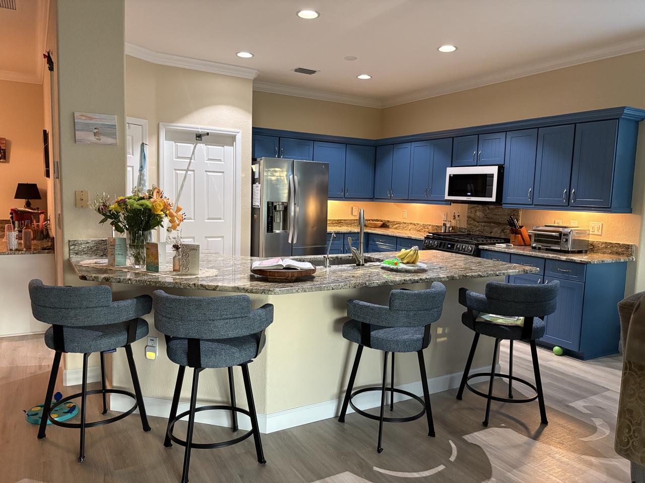 Profile photo 4 of 7