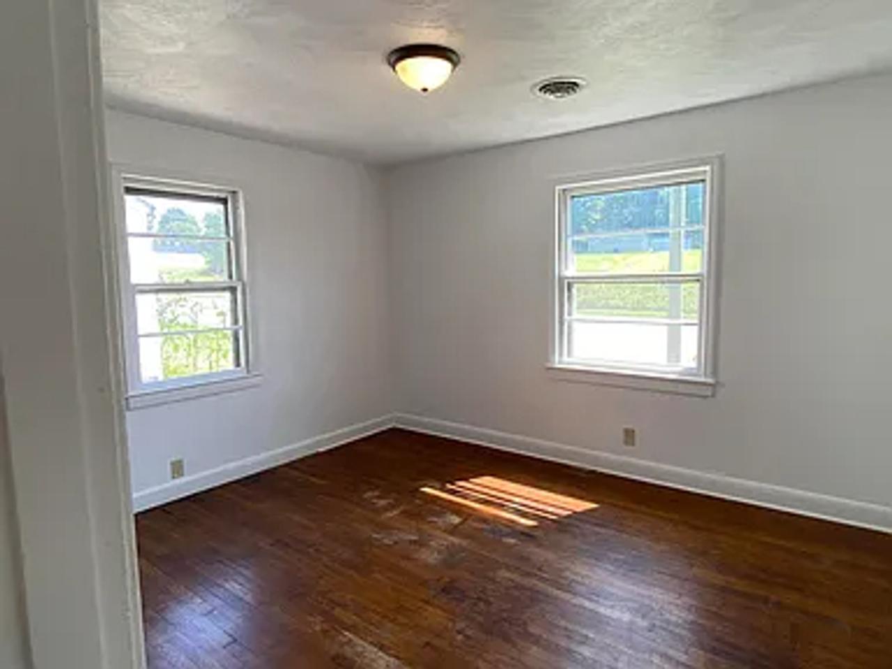 Profile photo 2 of 6