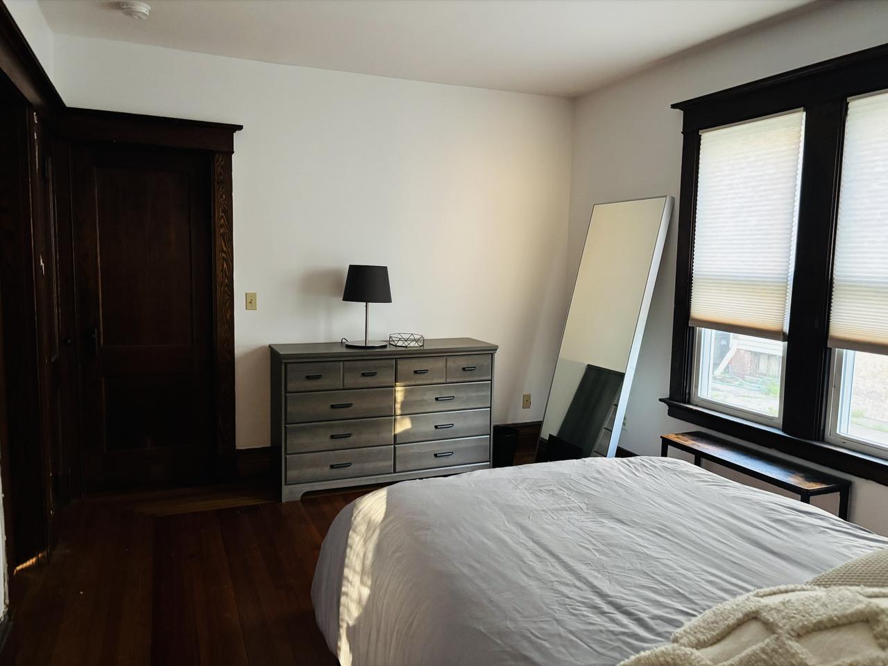 Profile photo 3 of 4