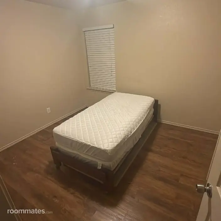Room for rent in Garland, TX $900, house