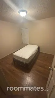 Room for rent in Garland, TX $1000, house