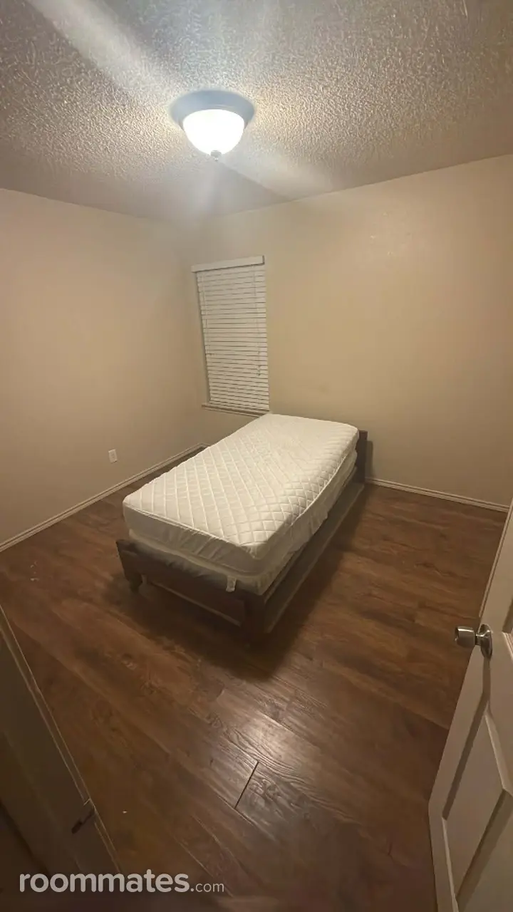 Profile photo 1 of 12