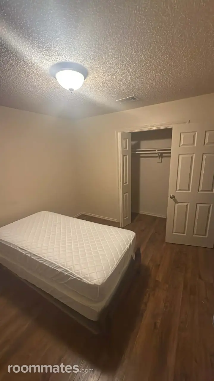 Profile photo 2 of 12