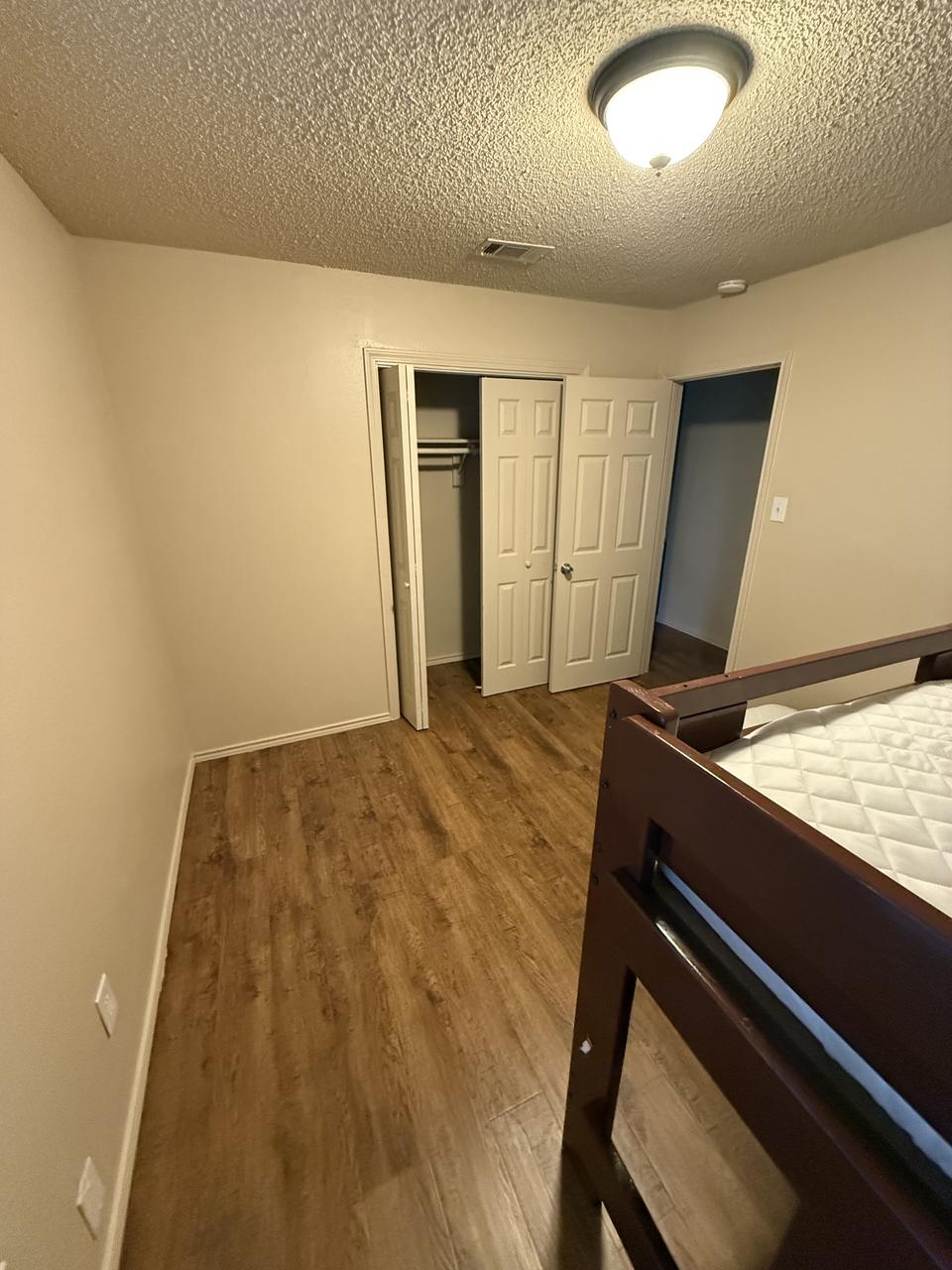 Profile photo 10 of 12