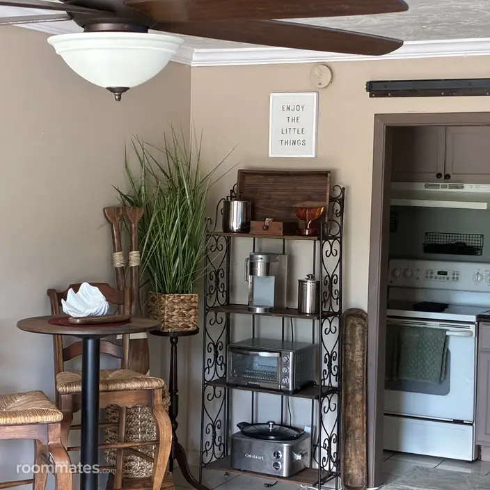 Room for rent in Sarasota, FL $750, other