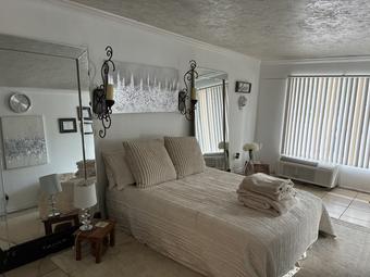 Room for rent in Sarasota, FL $750, other
