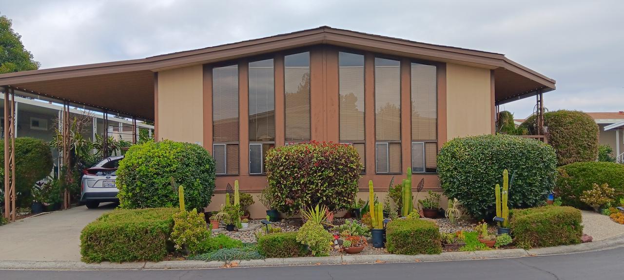 Profile photo 16 of 17