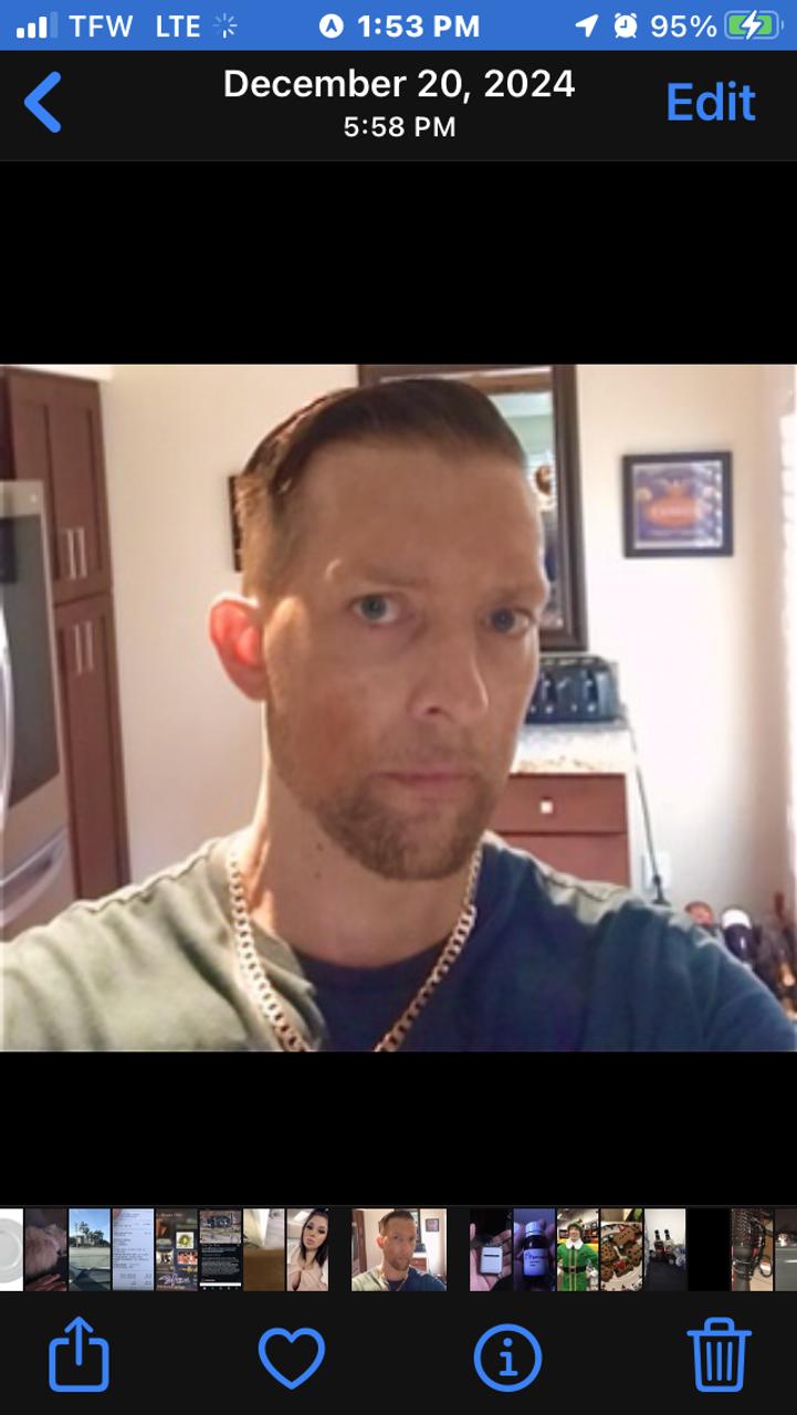Profile photo 21 of 21
