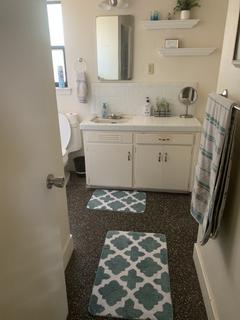 Room for rent in Hanford, California $800, house