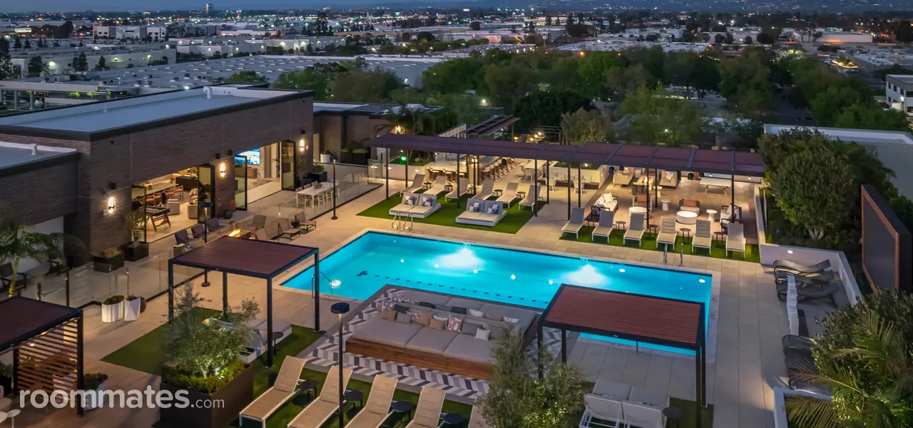 Profile photo 1 of 2