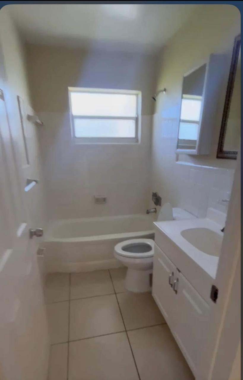 Profile photo 3 of 7