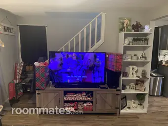 Room for rent in East Canton, OH $800, house