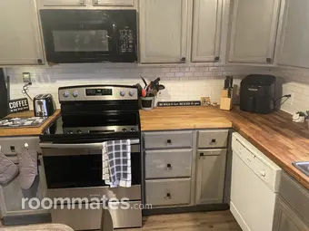 Room for rent in East Canton, OH $800, house