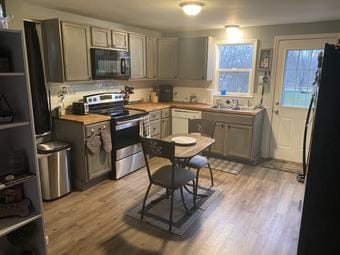Room for rent in East Canton, OH $800, house
