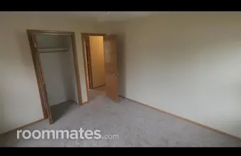 Room for rent in Streamwood, IL $800, house