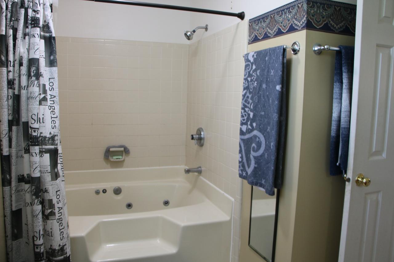 Profile photo 7 of 17