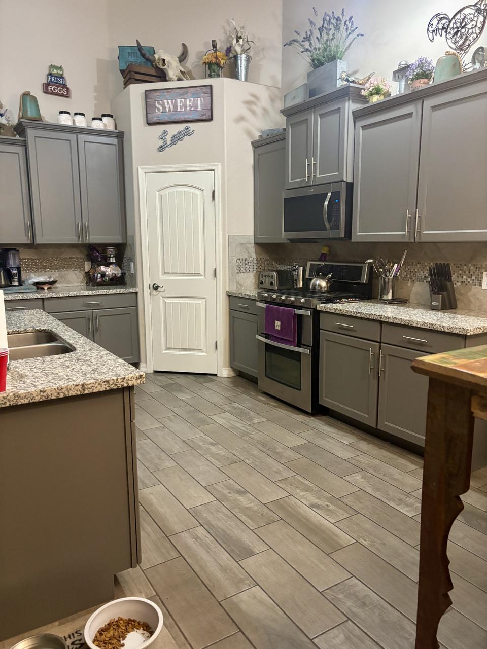 Profile photo 4 of 8