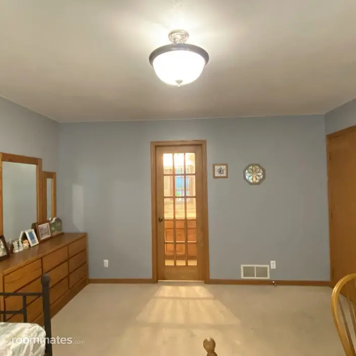Room for rent in Waukesha, WI $980, house