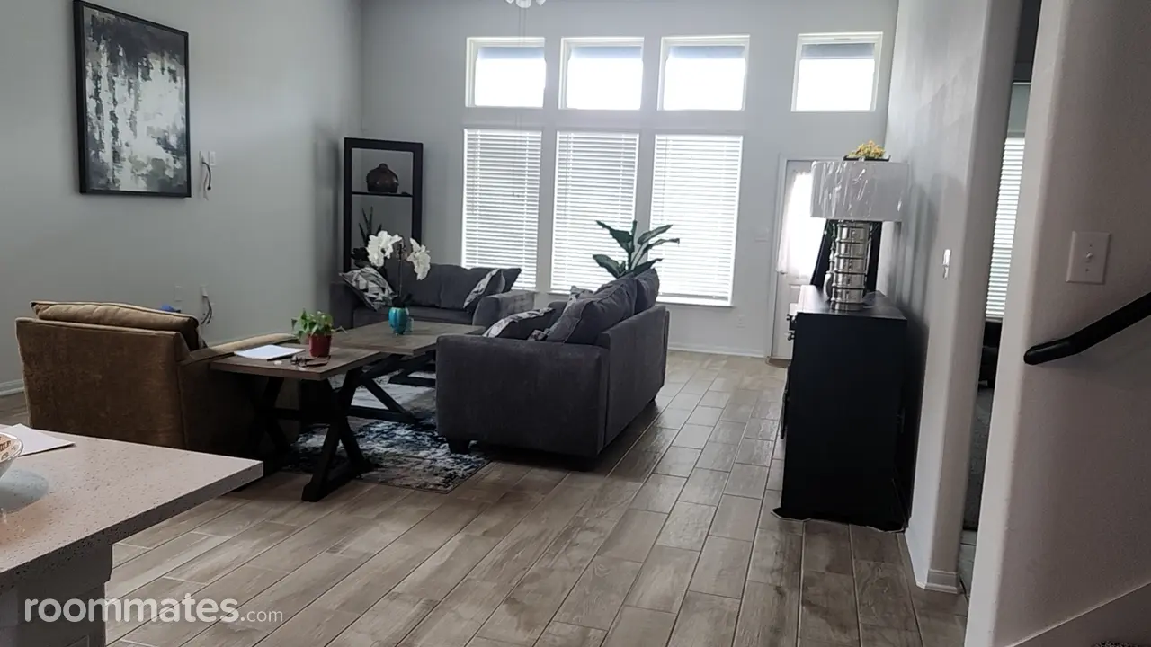 Profile photo 5 of 6