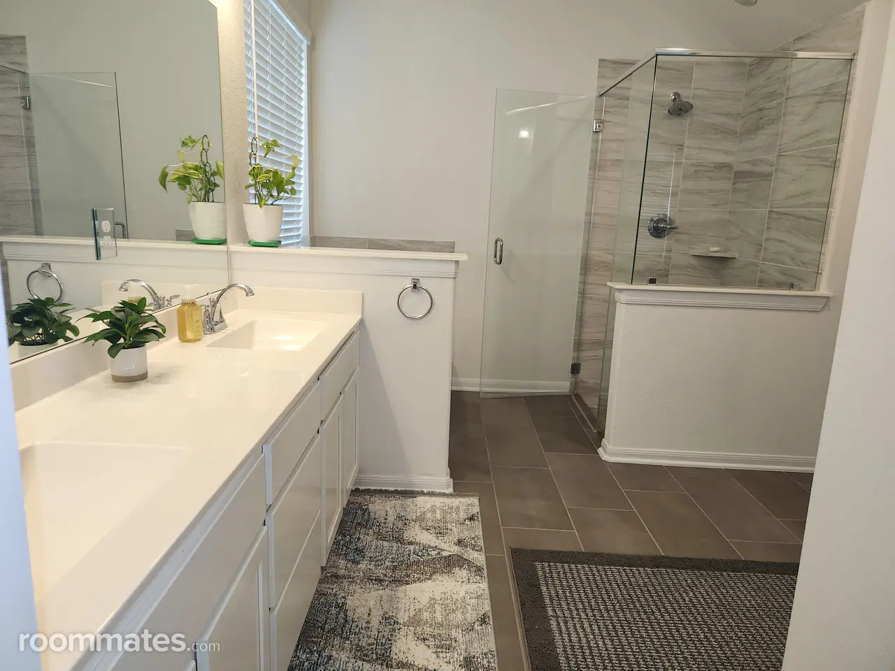 Profile photo 2 of 4