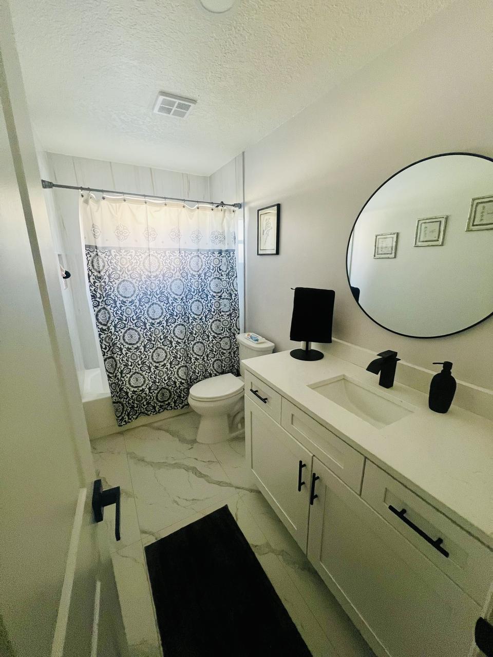 Profile photo 4 of 10