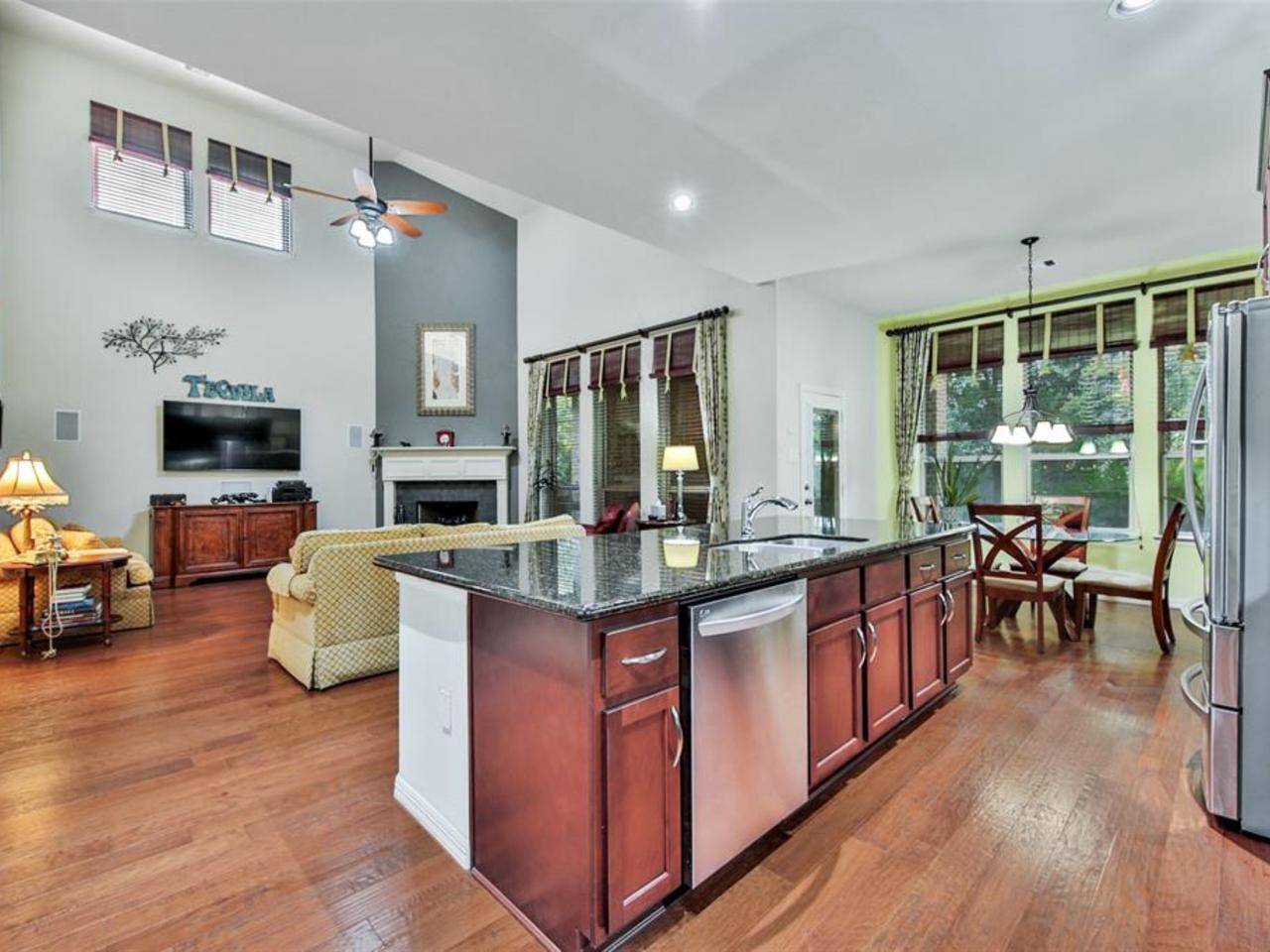 Profile photo 7 of 16