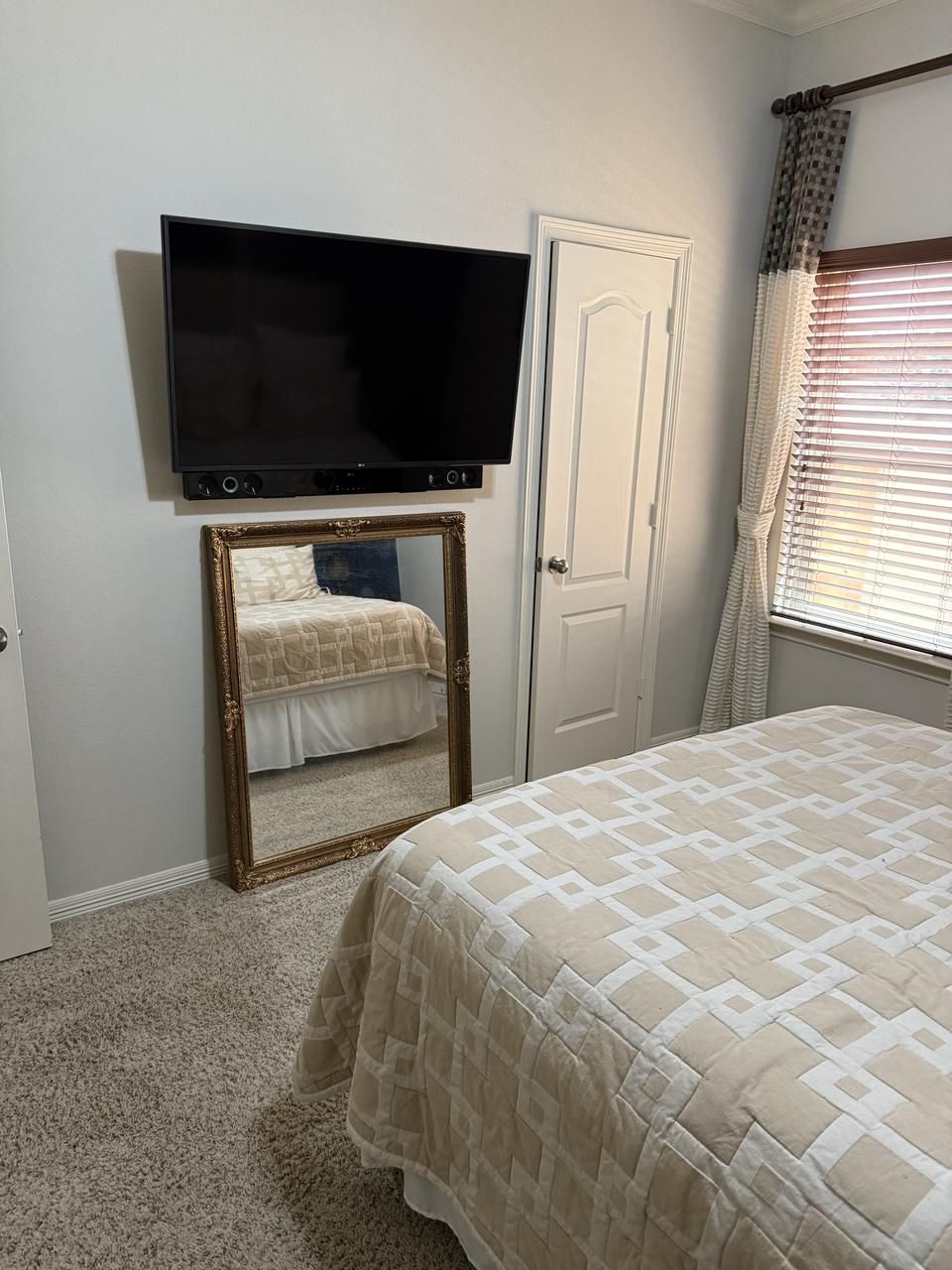 Profile photo 9 of 16