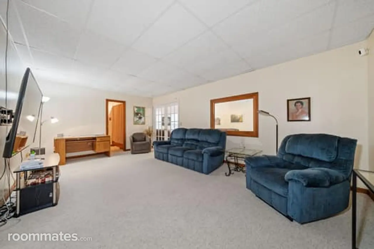 Profile photo 6 of 10