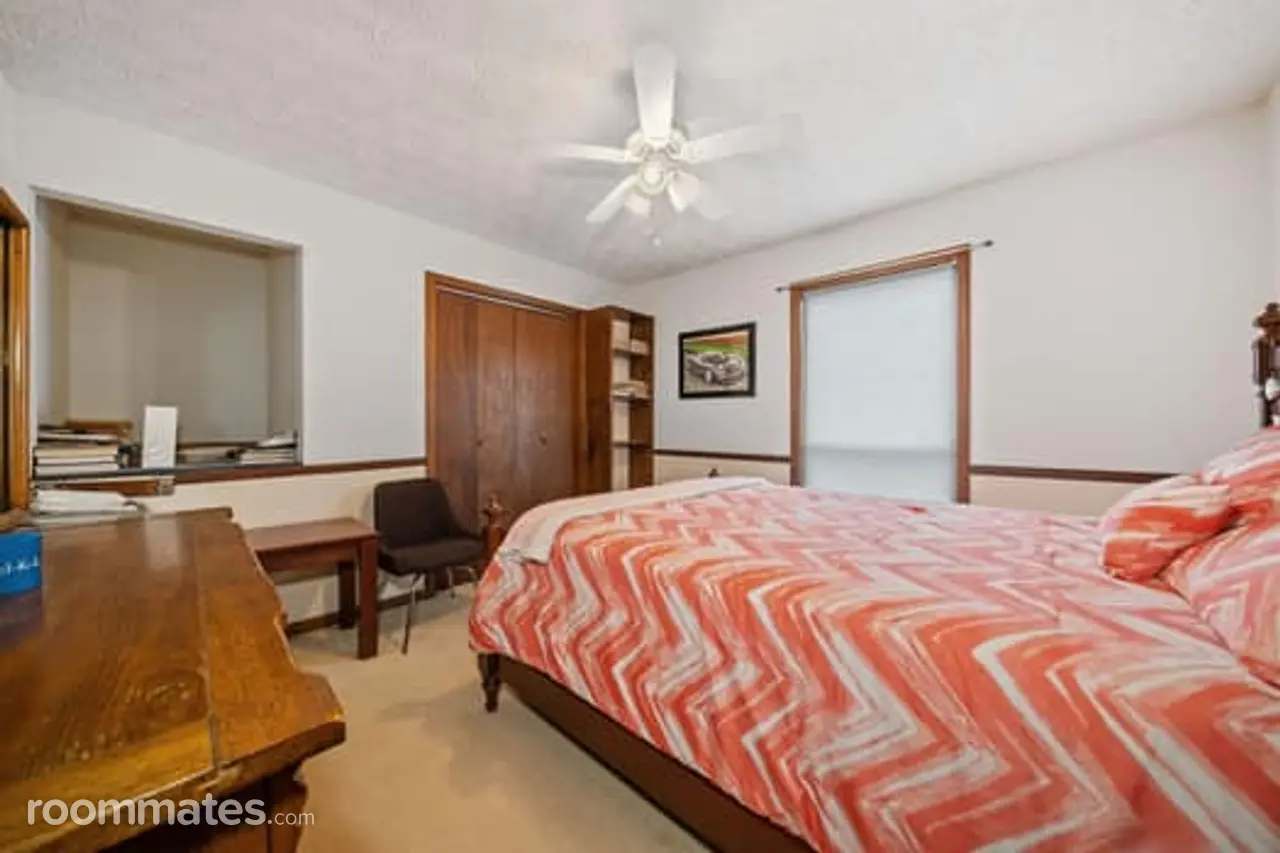 Profile photo 2 of 10