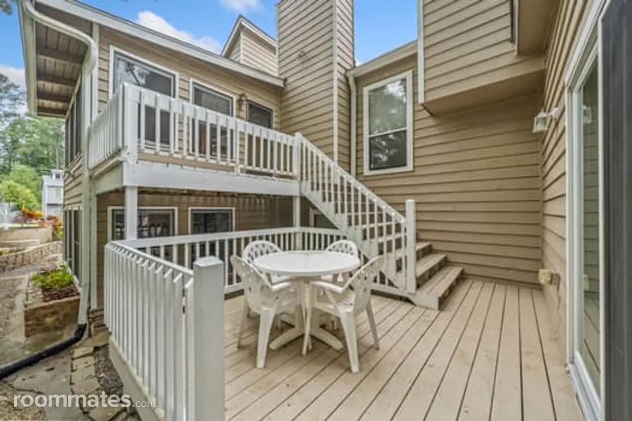 Profile photo 9 of 10