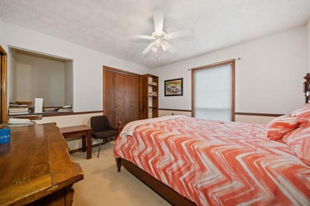 Profile photo 4 of 7