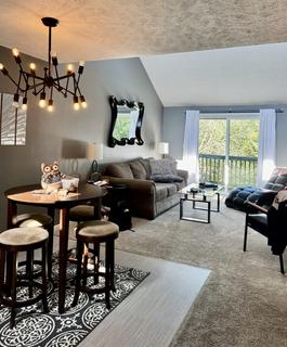 Room for rent in Lincoln, NE $700, townhouse