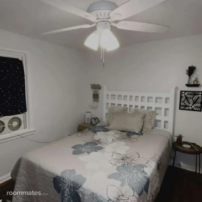 Room for rent in Hickory, NC $700, house