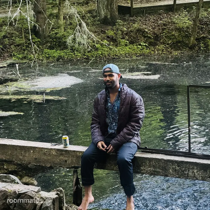 Roommate looking Shorewood, IL, $1000