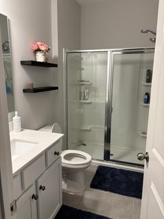 Room for rent in High Point, NC $900, house