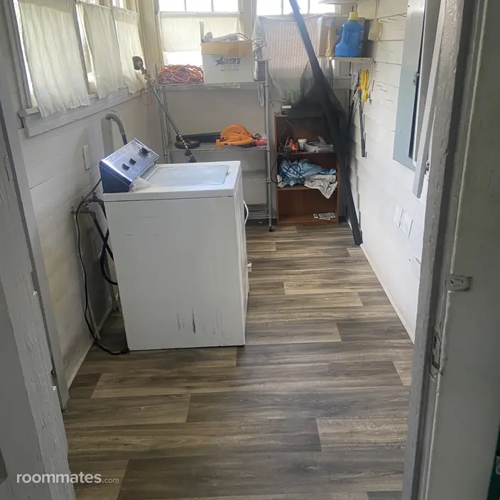 Room for rent in Jacksonville, FL $750, house