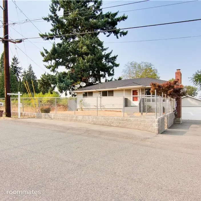 Room for rent in Tukwila, WA $1065, house