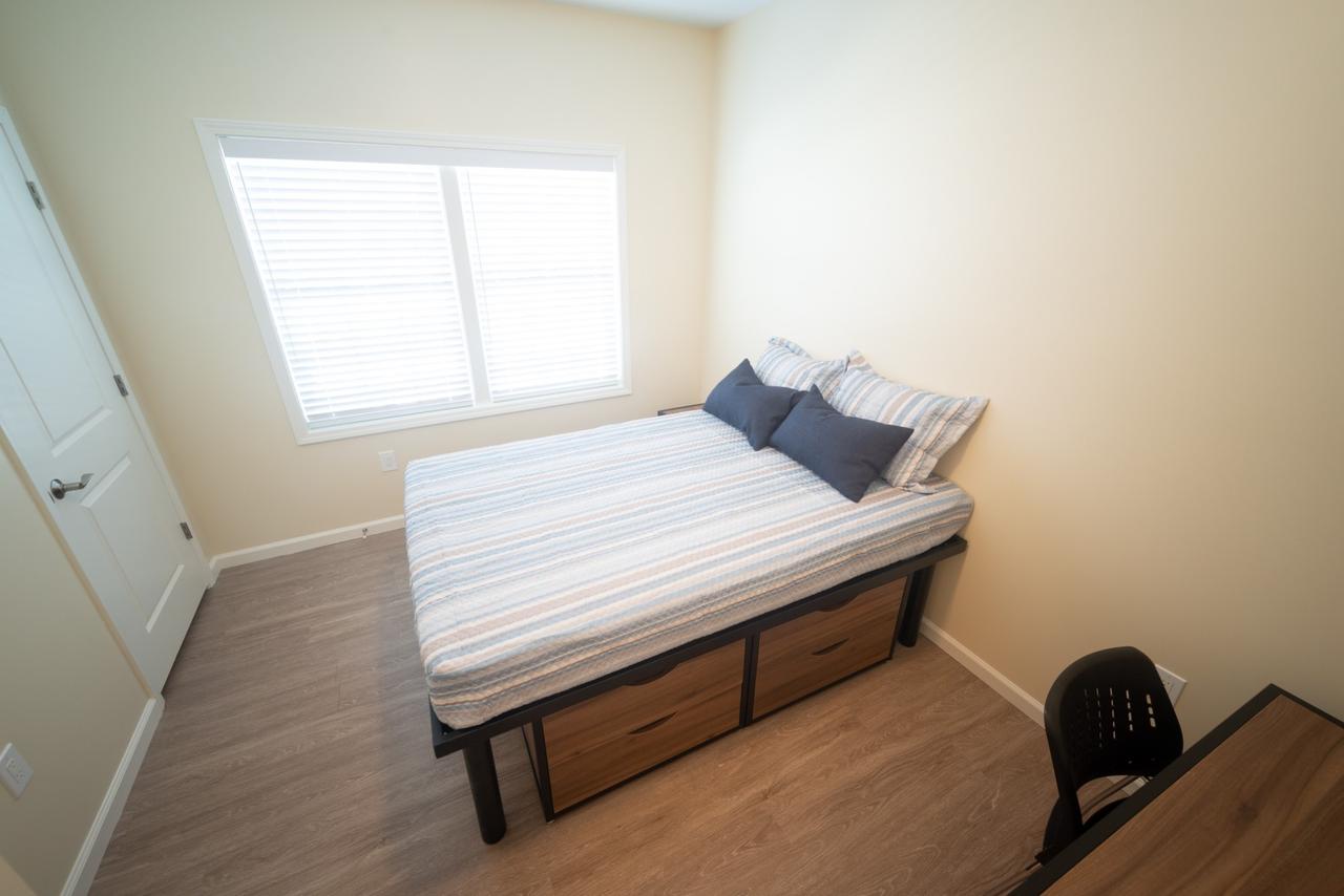 Profile photo 2 of 4