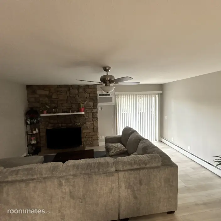 Room for rent in Lakewood, CO $1100, condo