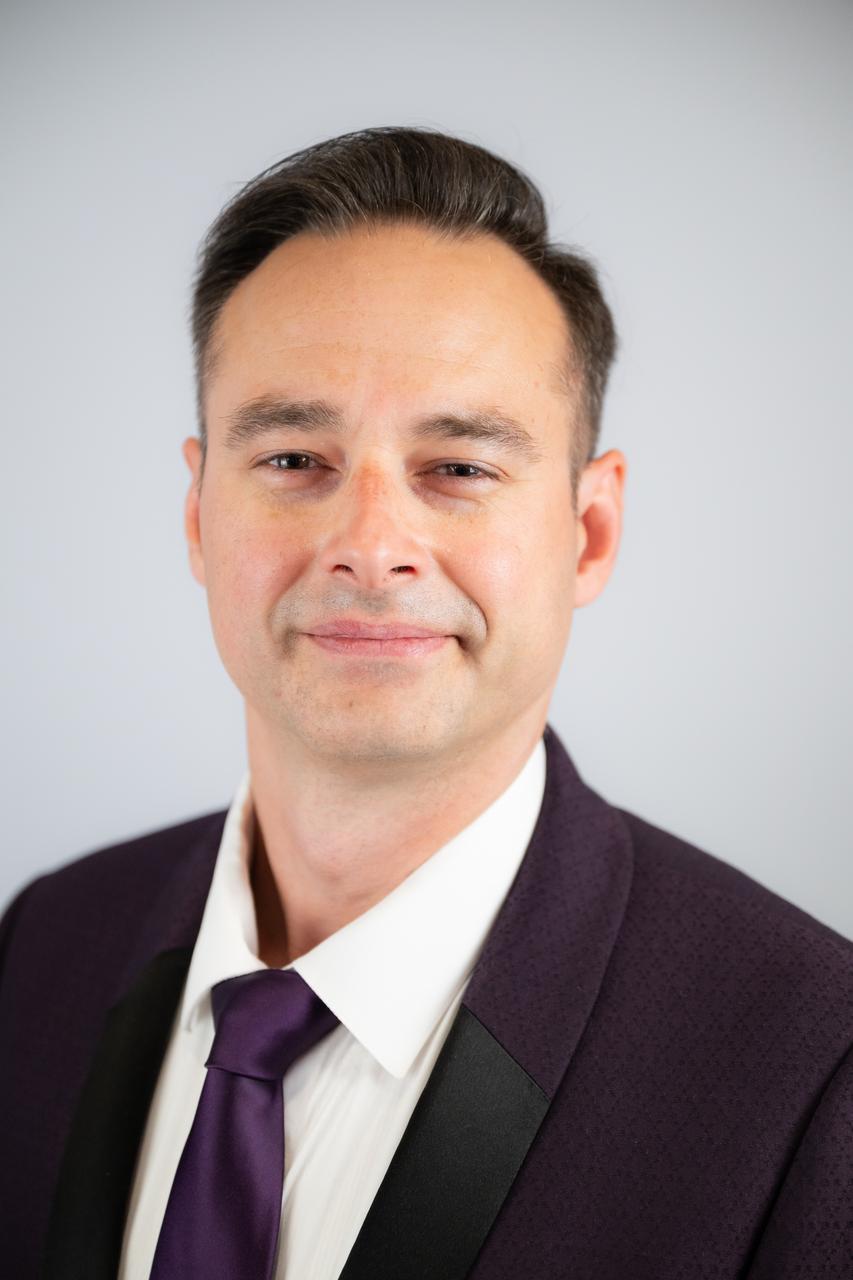 Profile photo 11 of 11