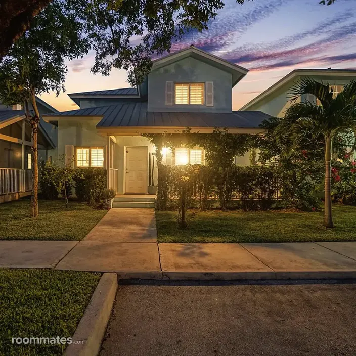 Room for rent in Miami, FL $1400, house