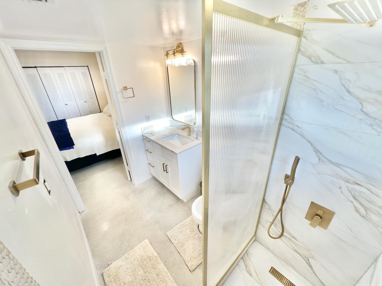 Profile photo 9 of 11