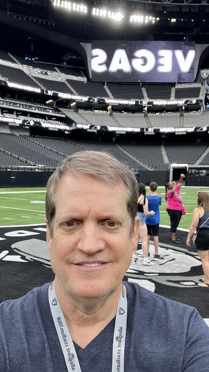 Profile photo 11 of 11