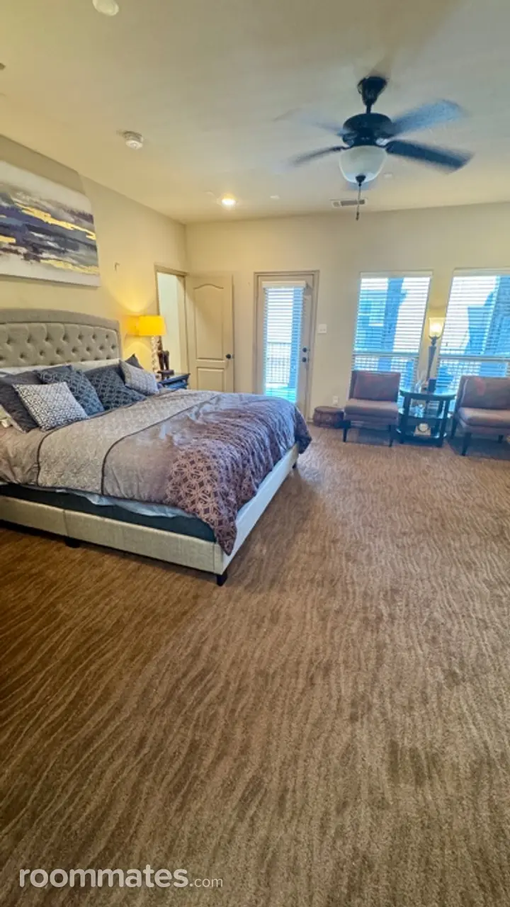 Profile photo 4 of 11