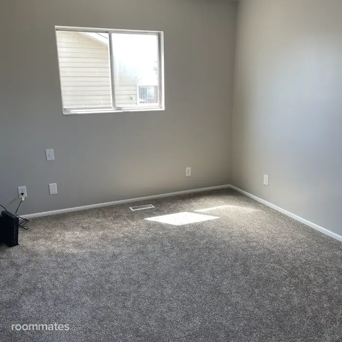 Room for rent in Washington Terrace, UT $700, house
