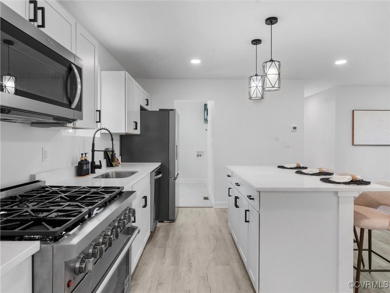 Profile photo 4 of 8